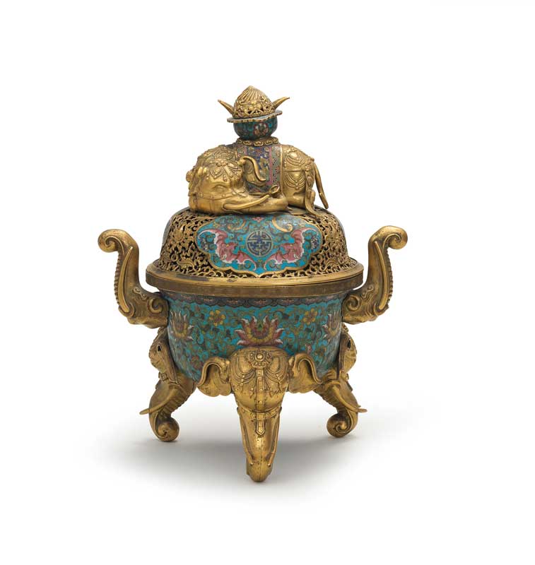 Amura,AmuraWorld,AmuraYachts, Raro quemador de incienso trípode con forma de elefante con tapa, de esmalte cloisonné y bronce dorado.