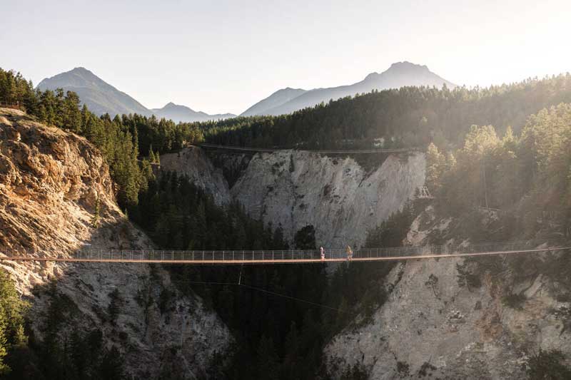 Amura,AmuraWorld,AmuraYachts, Puente colgante Golden Skybridge. Foto: Kootenay Rockies Tourism /Mitch Winton