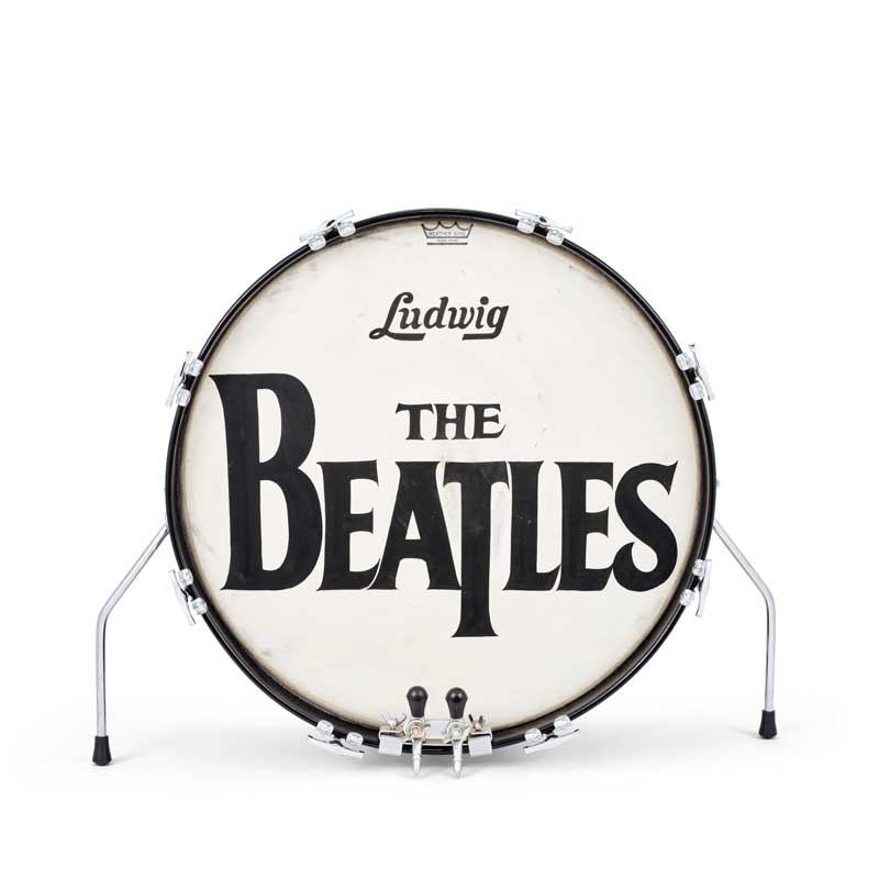 Amura,AmuraWorld,AmuraYachts, Los Beatles: Parche de batería mostrado en el <em><i>Programa de Ed Sullivan</i></em>. Vendido por 2’881,000 USD.