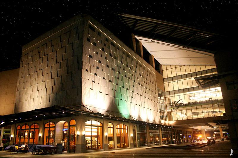 The Manila malls has a great selection and surprises for travelers.
