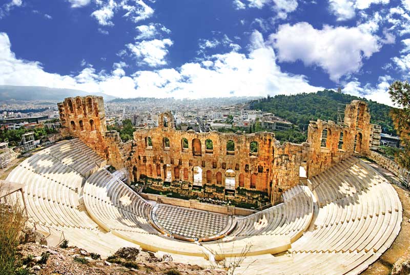 Odeón de Herodes Ático, teatro antiguo en la acrópolis en Atenas, Grecia.