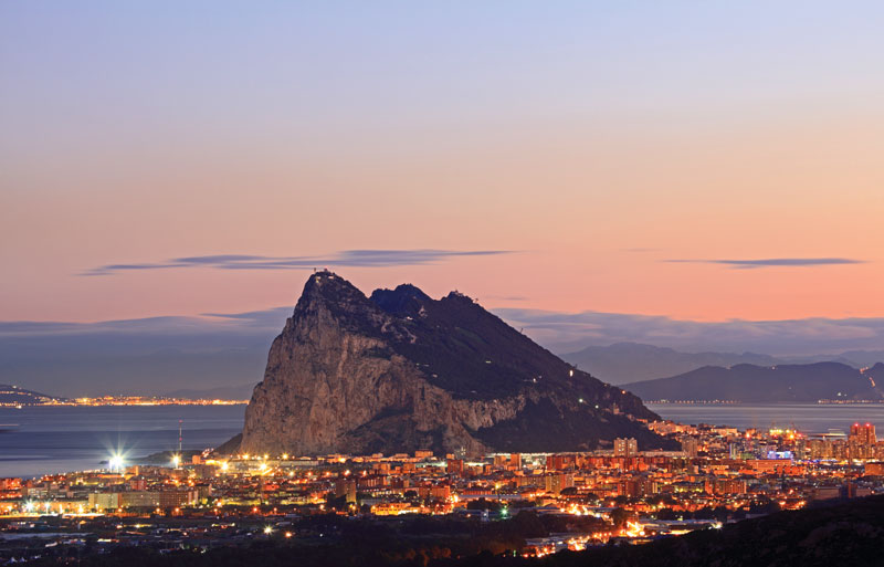 It is geographically located at the southern end of the Iberian Peninsula, east of Algeciras Bay.
