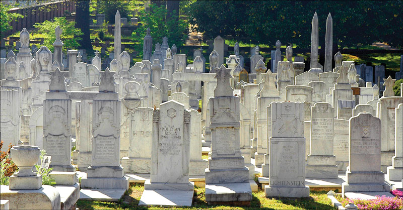 Nowadays, the Jews' Cemetery Battery is a pilgrimage site for the Hebrew community.
