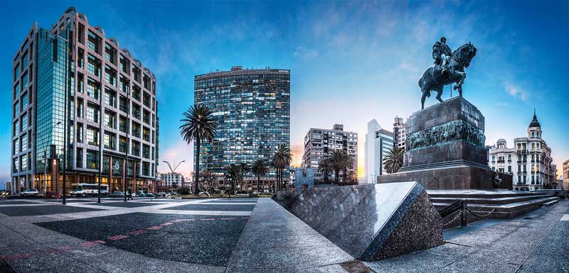 Amura,Independence Square in the city downtown, with the statue of uruguayan hero Jose Artigas.
