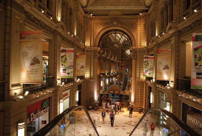 Amura,The most exclusive fashion brands have their stores in Punta Carretas Shopping Center.
