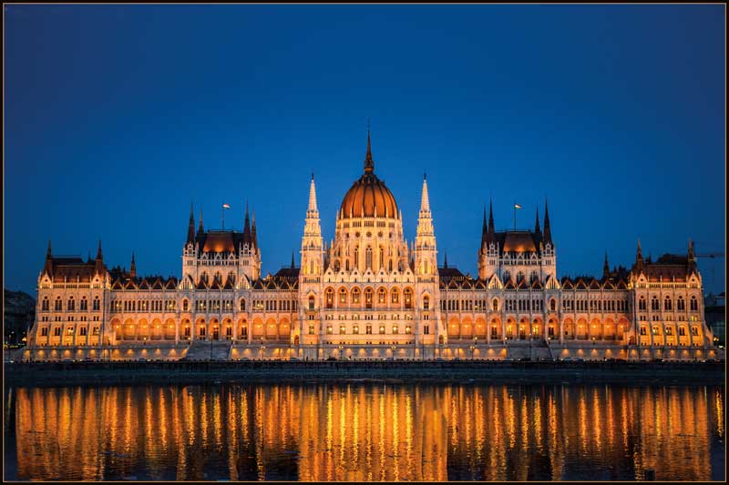 Amura, Amura World,Budapest,El Országház,Amura Yachts, 