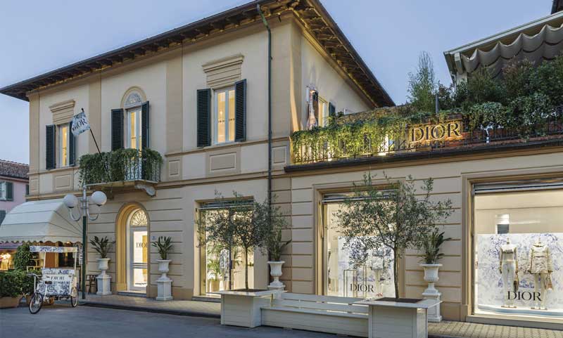 Amura,AmuraWorld,AmuraYachts,Forte dei Marmi, Las casas de moda están afincadas en Forte dei Marmi. / Fashion houses are located in Forte dei Marmi.