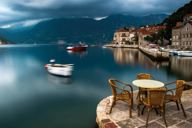 Amura,Amura World,Amura Yachts,Mar Adriático ,Balcanes,  Bahía de Kotor en Perast, Montenegro.