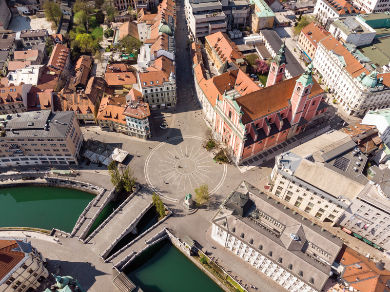 Amura,Amura World,Amura Yachts,Mar Adriático ,Balcanes, Río Ljubljanica, Ljubljana, <br />Eslovenia.