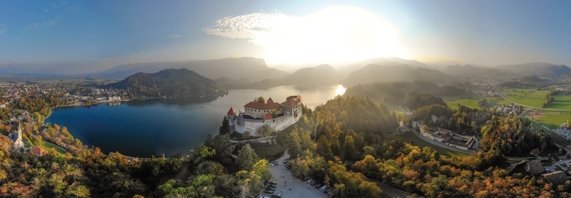 Amura,Amura World,Amura Yachts,Mar Adriático ,Balcanes, Iglesia de la Asunción de María en la isla Bled, Eslovenia.<br />
